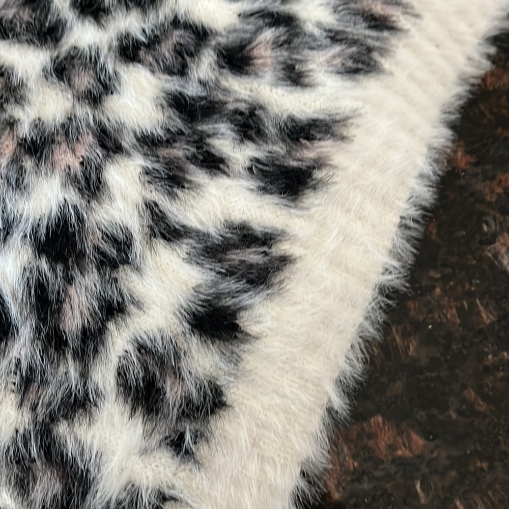 Muk Luks Women’s Leopard Print Neckwear Faux Fur Scarf OSFM - Picture 6 of 10